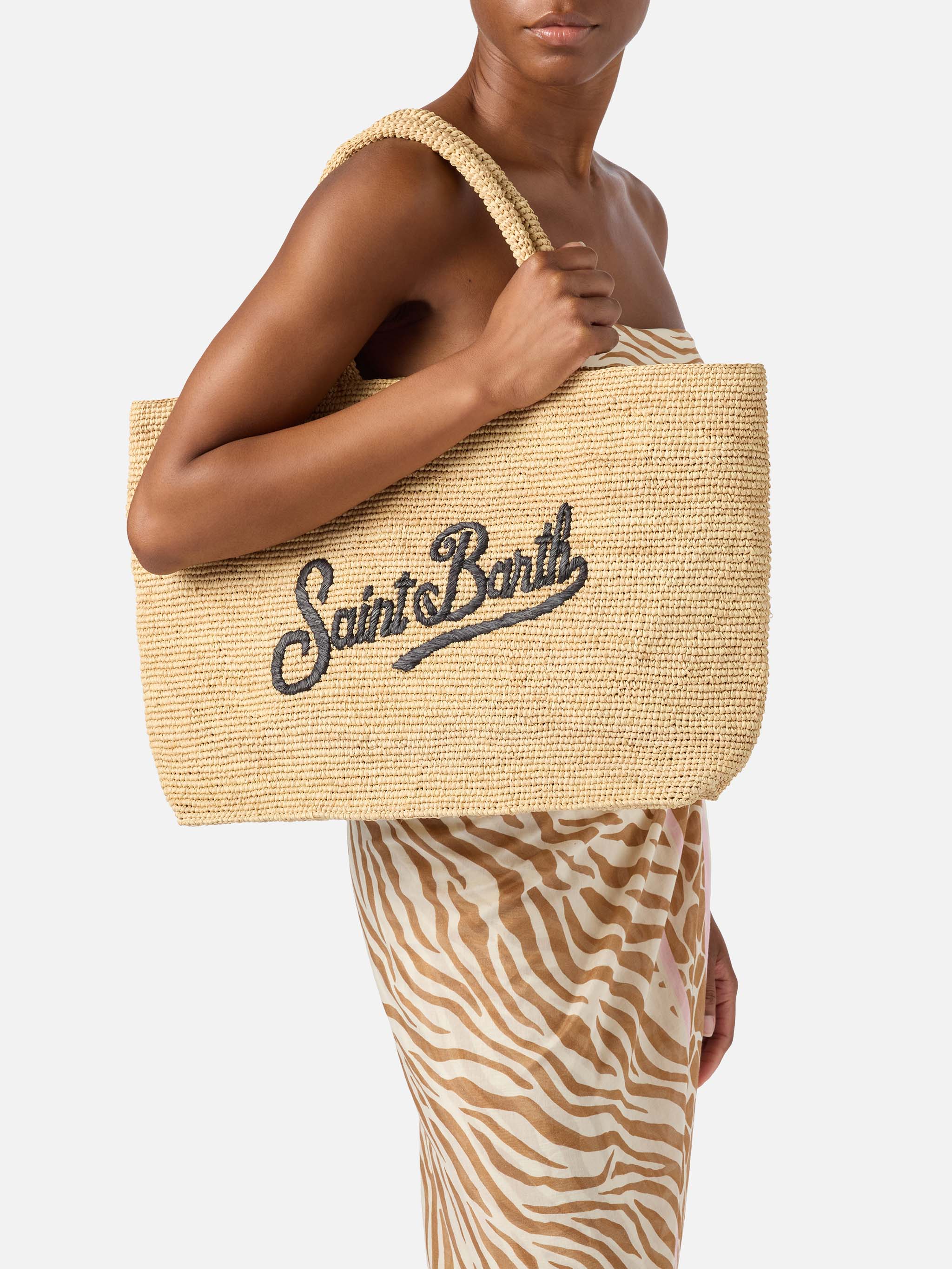 Beach raffia bag with black contrasting embroidered logo - Image 2