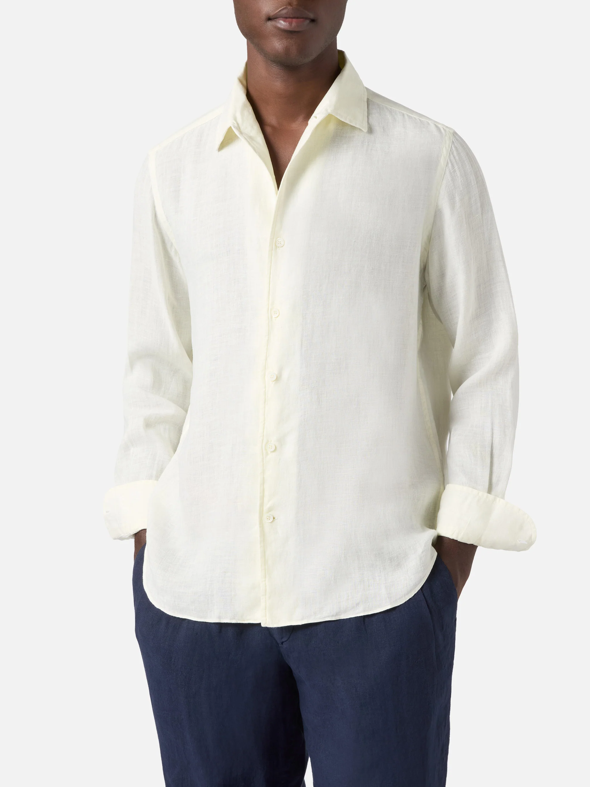 Cream Raphael shirt in linen with mineral garment dyeing