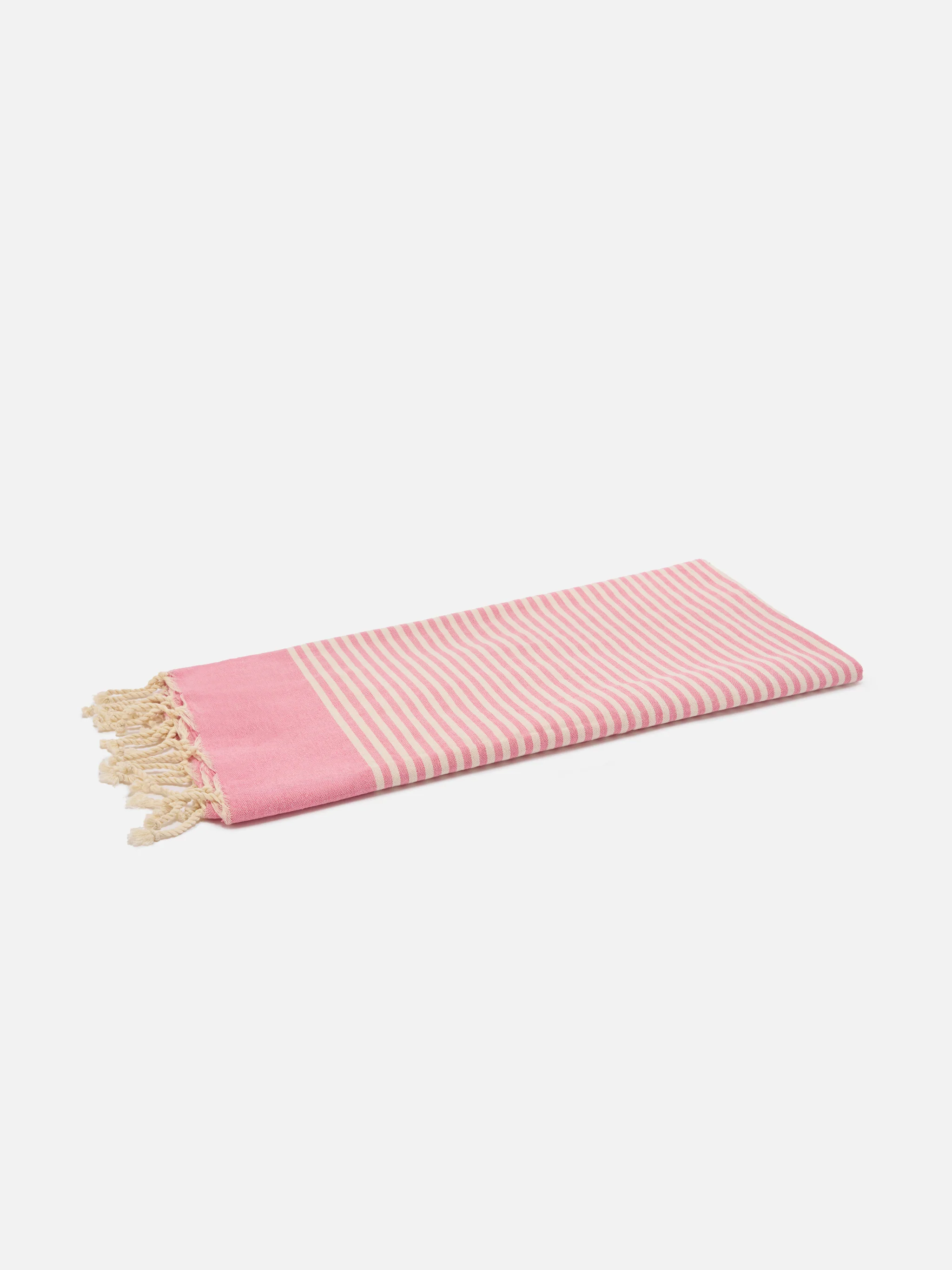 Foutas beach towel with small pink and white stripes - Image 3