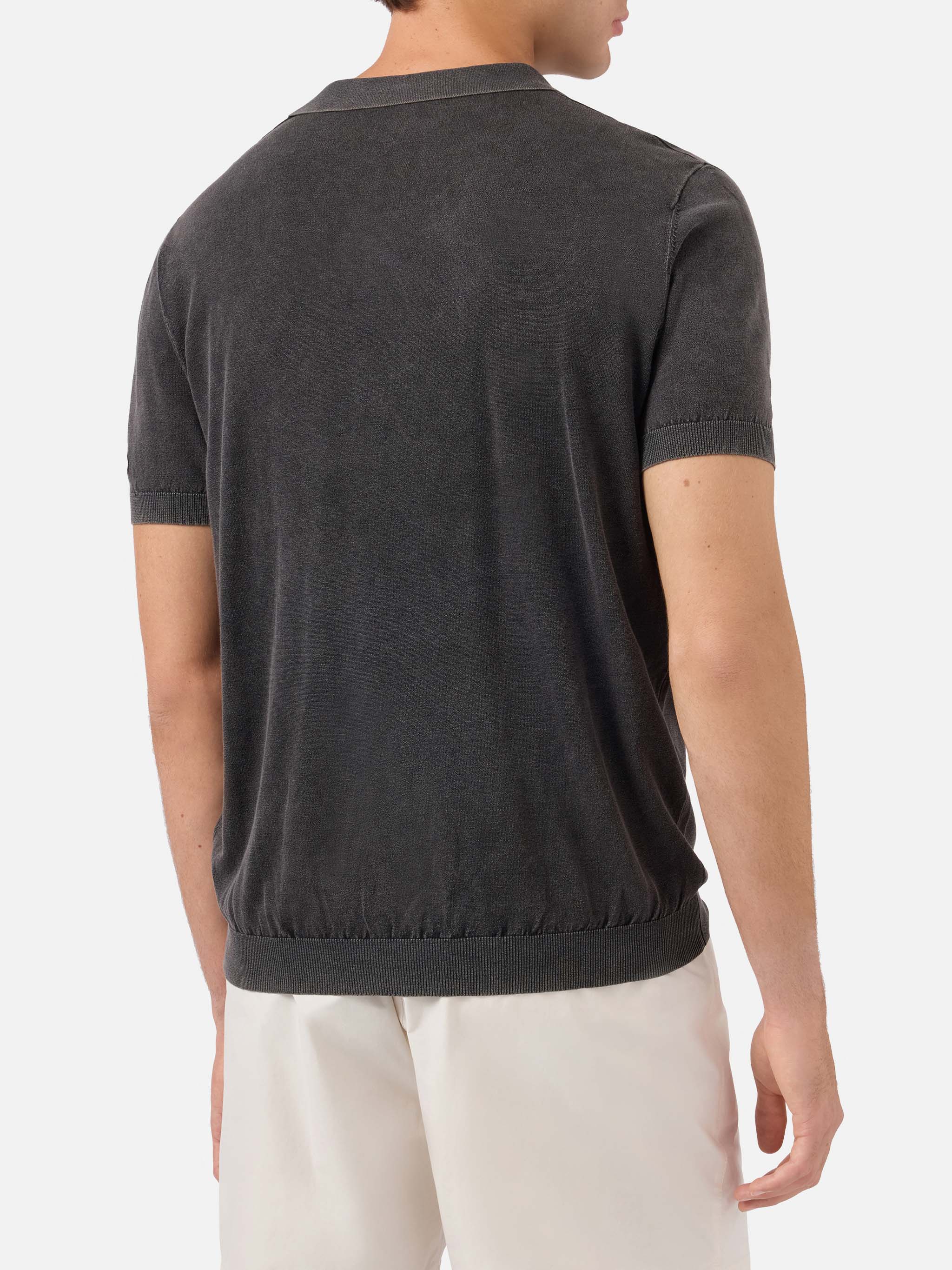 Black buttonless knitted polo shirt Sloan with vintage treatment - Image 3