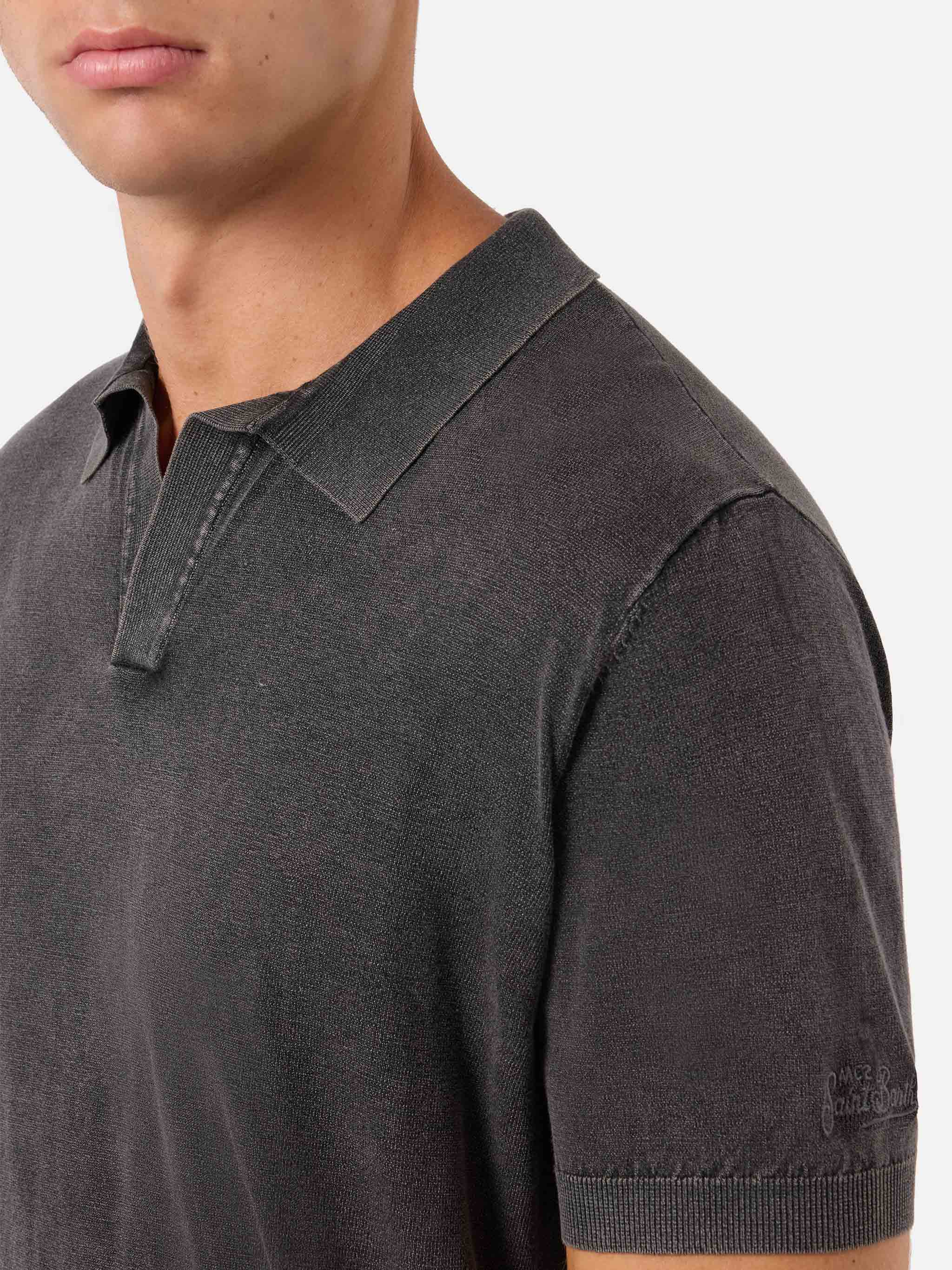 Black buttonless knitted polo shirt Sloan with vintage treatment - Image 4