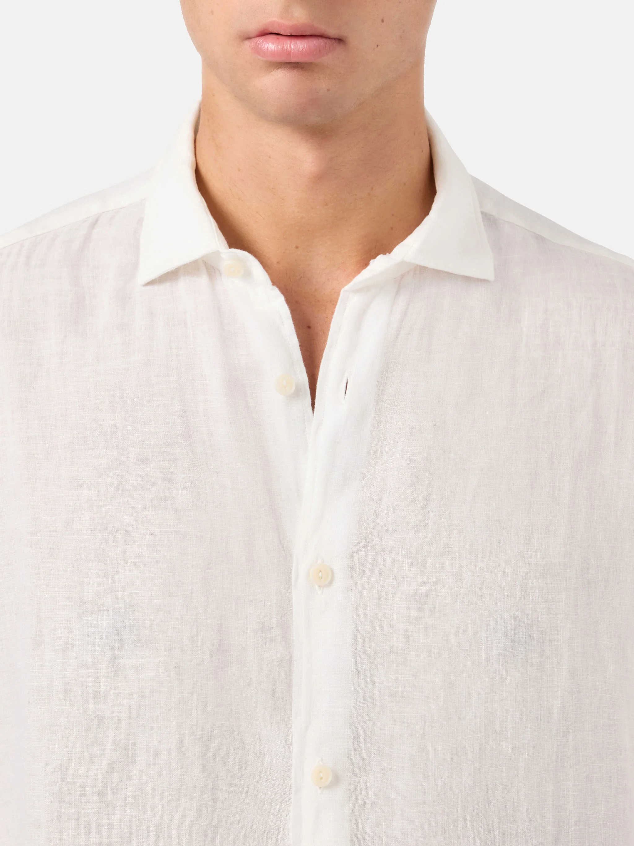 Pamplona linen shirt in white - Image 2